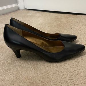 Black Anne Klein Pumps